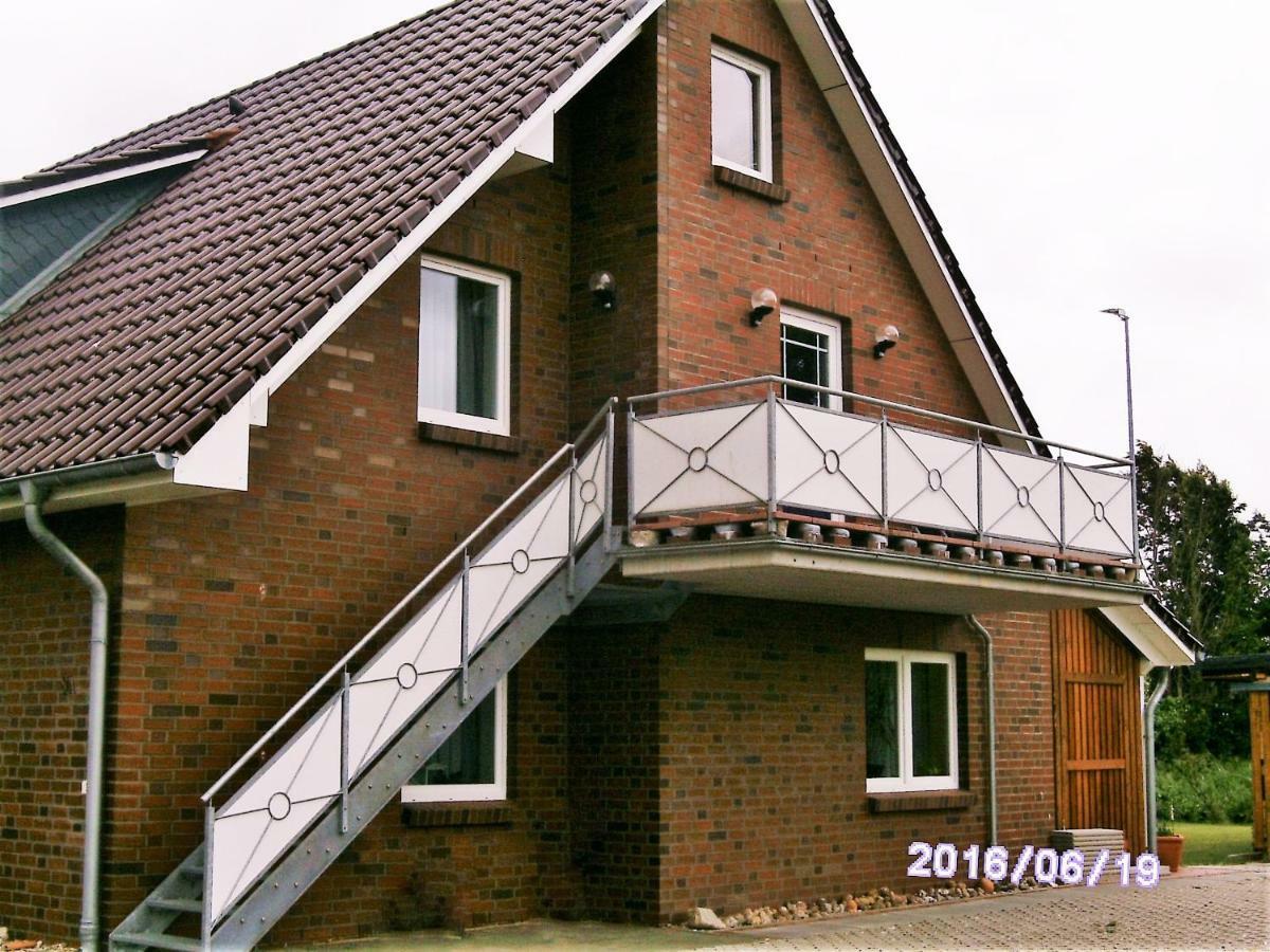 Апартаменты Haus Jola Бюзум Экстерьер фото